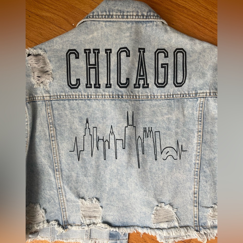 NWOT Rivalry Runway Chicago Skyline Denim Jacket Women Size Small NEW
